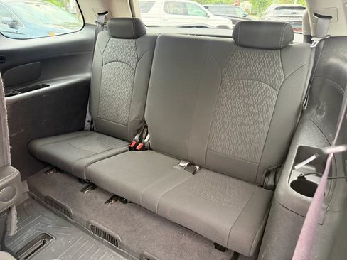 Used 2013 GMC Acadia SLE AWD/4WD image 26