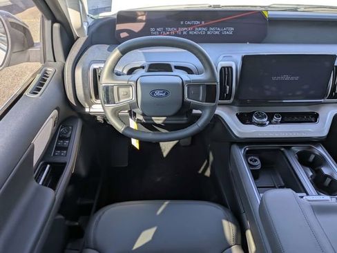 New 2026 Ford Expedition Active image 15