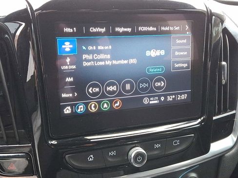 Used 2023 Chevrolet Traverse RS image 17