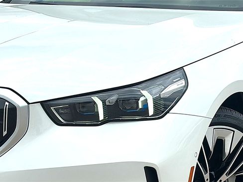 New 2026 BMW 530i w/ Premium Package RWD image 4