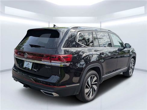 Used 2025 Volkswagen Atlas SEL AWD/4WD image 3