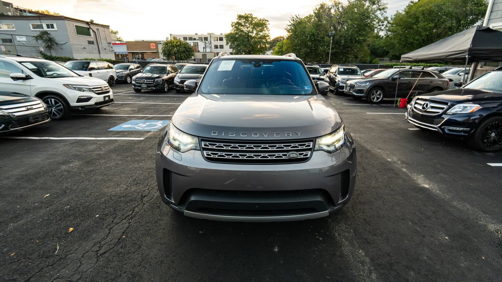 Used 2020 Land Rover Discovery HSE AWD/4WD image 8
