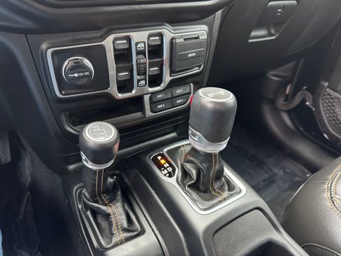 Used 2023 Jeep Wrangler Unlimited Sahara AWD/4WD image 25