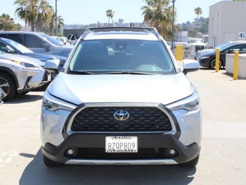 Used 2022 Toyota Corolla Cross XLE w/ Convenience Package FWD image 2