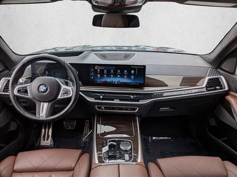 Used 2024 BMW X7 xDrive40i w/ M Sport Package AWD/4WD image 19