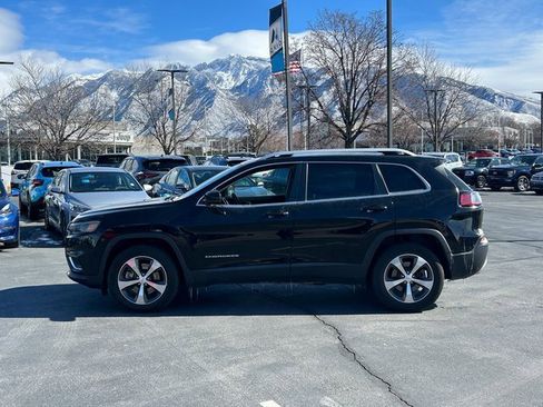 Used 2019 Jeep Cherokee Limited image 7