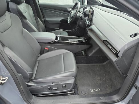 Used 2023 Volkswagen ID.4 Pro S Plus RWD image 11