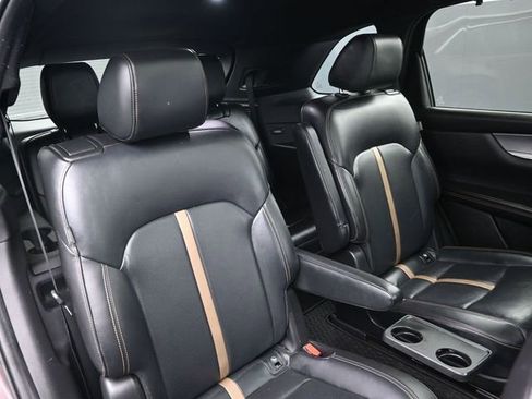 Certified 2024 MAZDA CX-90 3.3 Turbo w/ Premium Plus Pkg image 11
