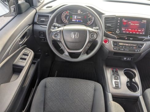 Used 2023 Honda Ridgeline Sport image 16