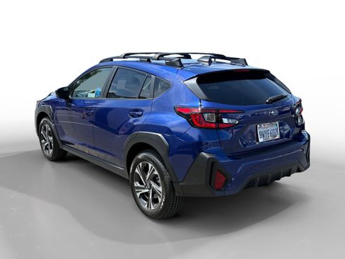 Used 2026 Subaru Crosstrek 2.5i Premium AWD/4WD image 3