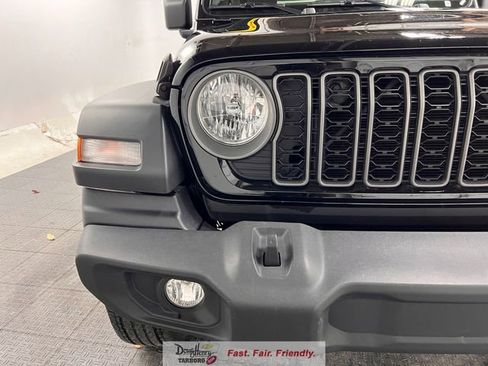 Used 2025 Jeep Wrangler Unlimited Sport AWD/4WD image 11