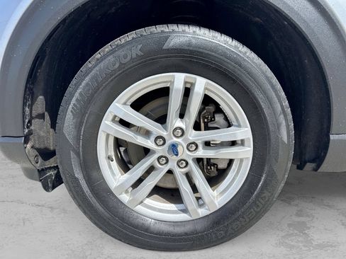 Certified 2023 Ford Explorer XLT w/ Equipment Group 202A AWD/4WD image 16