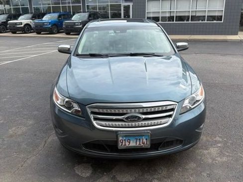 Used 2010 Ford Taurus Limited FWD image 2