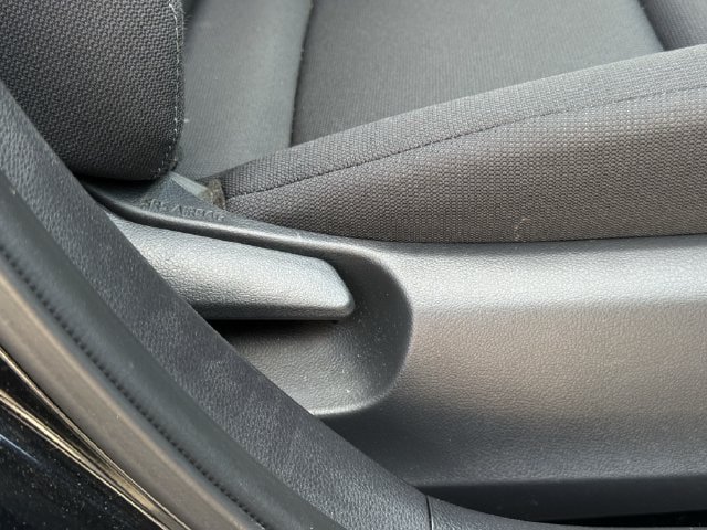 Used 2025 Toyota Corolla LE FWD image 29
