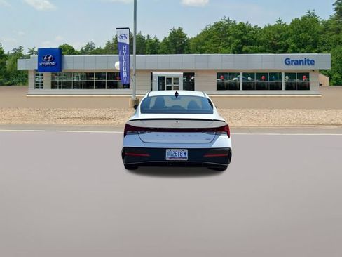 Used 2025 Hyundai Elantra SEL FWD image 8