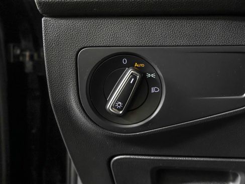 Used 2022 Volkswagen Tiguan SE image 26