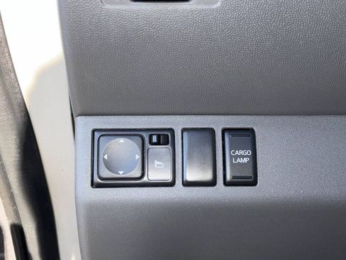 Used 2021 Nissan Frontier SV image 25