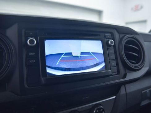 Used 2018 Toyota Tacoma SR image 19