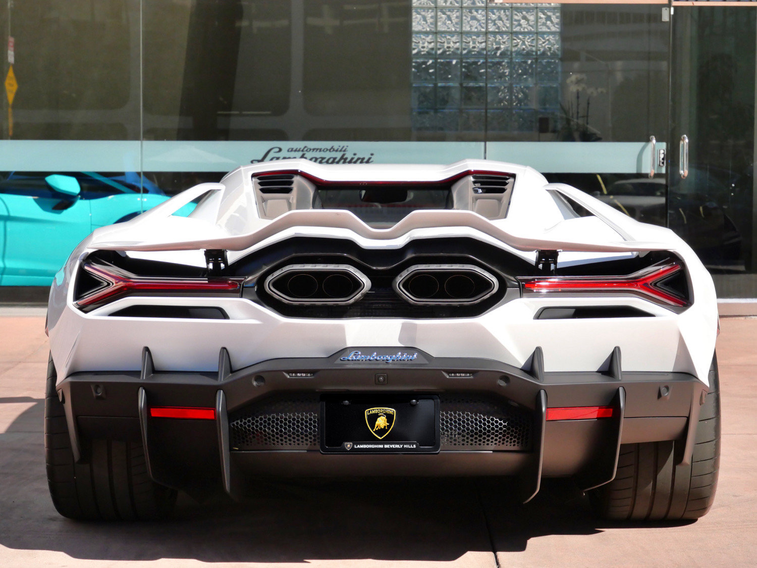 Used 2024 Lamborghini Revuelto AWD/4WD image 4