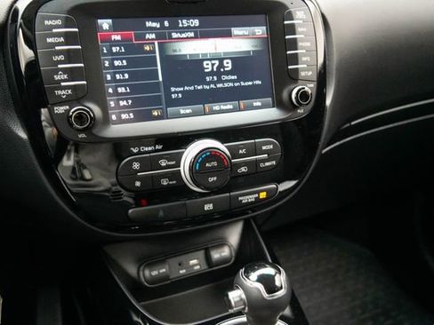 Used 2016 Kia Soul + w/ Audio Package FWD image 20