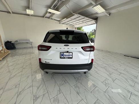 Used 2024 Ford Escape Active AWD/4WD image 7