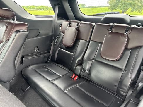 Used 2020 Ford Explorer Platinum w/ Premium Technology Package AWD/4WD image 11