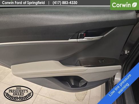 Used 2022 Toyota Camry SE FWD image 16