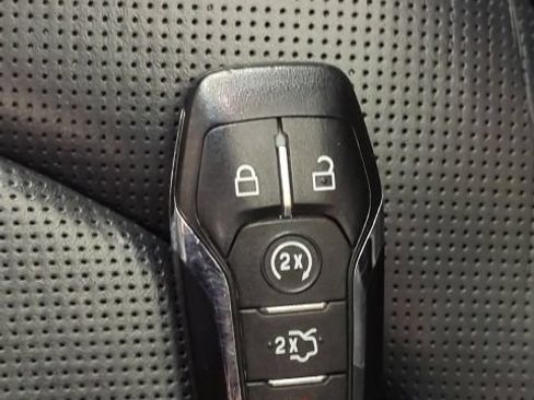Used 2017 Lincoln MKX Reserve w/ Lincoln MKX Climate Package AWD/4WD image 30