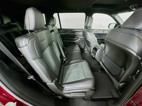 New 2026 Jeep Grand Cherokee L 4WD image 37