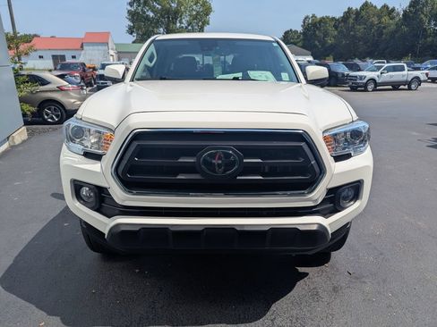 Used 2023 Toyota Tacoma SR5 RWD image 8
