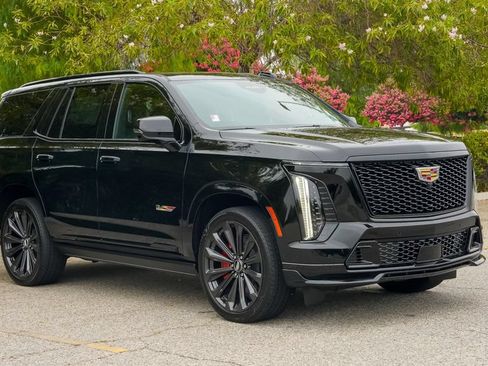 New 2026 Cadillac Escalade V AWD/4WD image 6