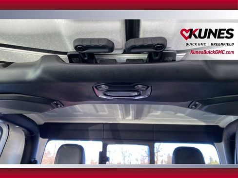 Used 2022 Jeep Gladiator Rubicon w/ Trailer Tow Package image 32