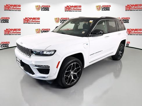 Used 2023 Jeep Grand Cherokee Summit AWD/4WD image 16