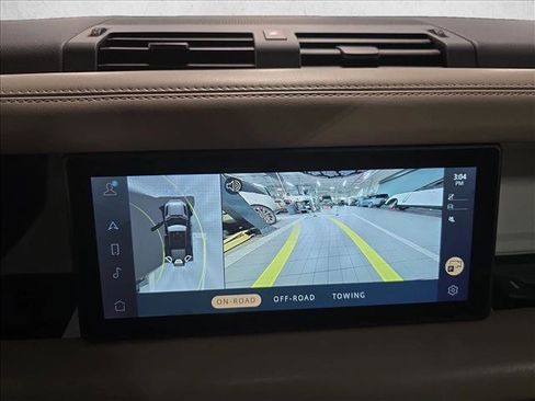 Used 2020 Land Rover Defender 110 HSE image 25