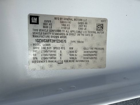 Used 2017 Chevrolet Express 2500 RWD image 23