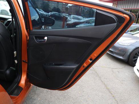 Used 2015 Hyundai Veloster w/ Option Group 03 FWD image 33