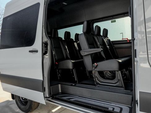 Used 2025 Mercedes-Benz Sprinter 2500 image 11