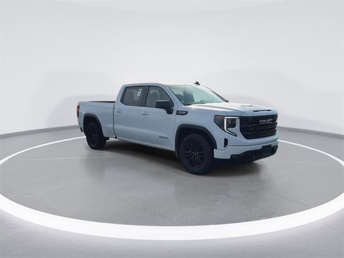 Used 2023 GMC Sierra 1500 Elevation image 2