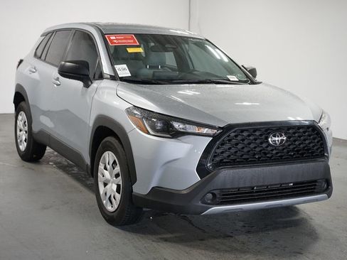 Certified 2024 Toyota Corolla Cross L image 3