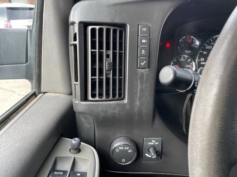 Used 2017 Chevrolet Express 3500 LT w/ LT Preferred Equipment Group image 39