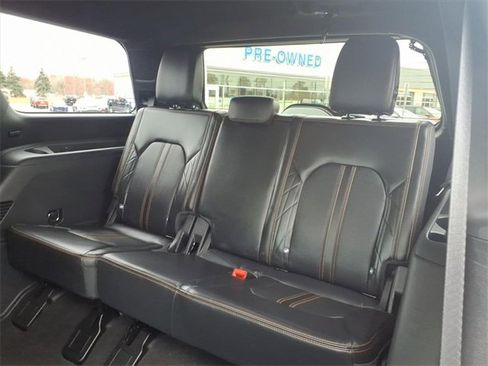 Certified 2024 Ford Expedition Platinum image 10