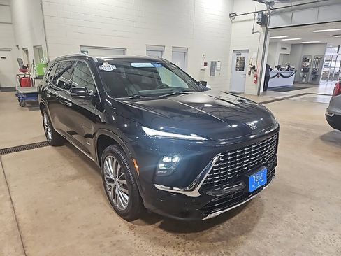 Certified 2025 Buick Enclave Avenir w/ Super Cruise Package image 9