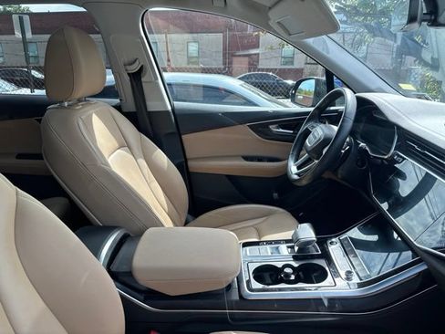 Used 2023 Audi Q7 2.0T Premium Plus w/ Premium Plus Package AWD/4WD image 10