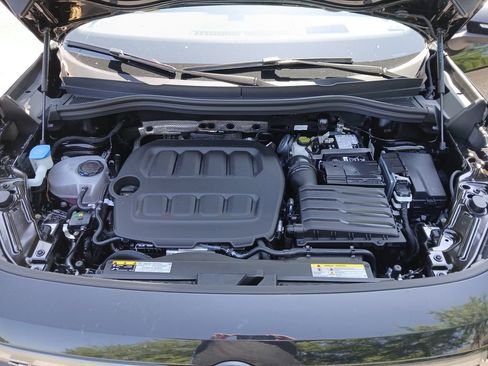 New 2025 Volkswagen Tiguan SE R-Line image 21