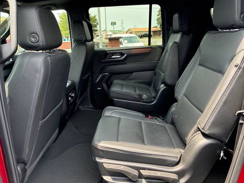 Used 2025 GMC Yukon XL Denali w/ Sun & Power Step Package AWD/4WD image 17