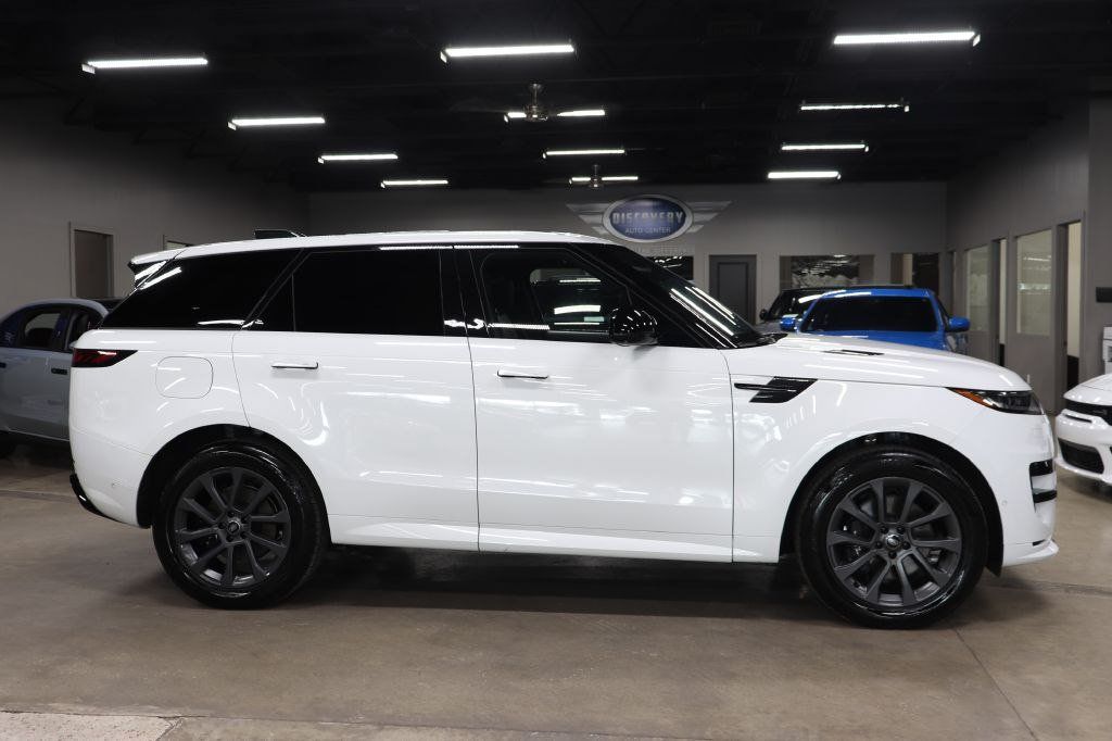 Used 2024 Land Rover Range Rover Sport Dynamic SE AWD/4WD image 6