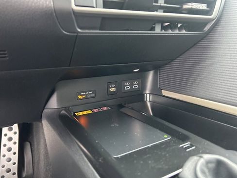 Used 2025 Toyota Camry SE image 23