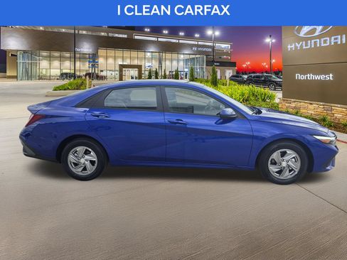 Certified 2025 Hyundai Elantra SE FWD image 6