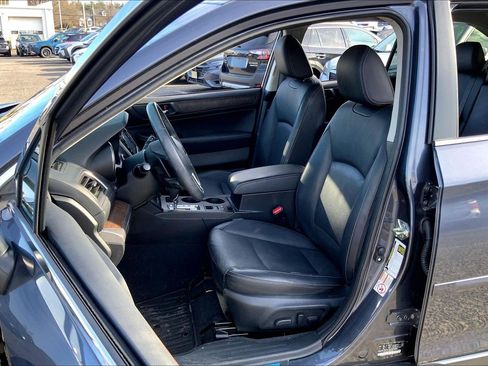 Used 2017 Subaru Outback 3.6R Limited image 8