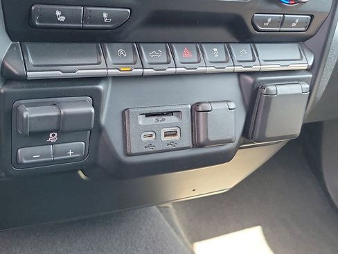 Used 2019 Chevrolet Silverado 1500 LT w/ All-Star Edition AWD/4WD image 28